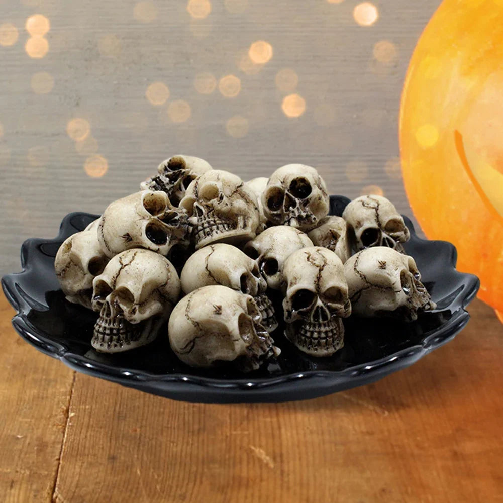 20Pcs Mini Skull Heads Collectable Halloween Gothic Skull Sculptures Creative Festival Theme Landscape Garden Potted Plant Decor