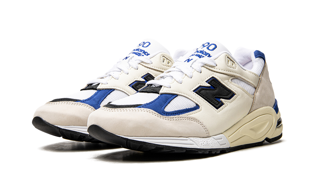 990v2 "Made In USA White/Blue" M990WB2